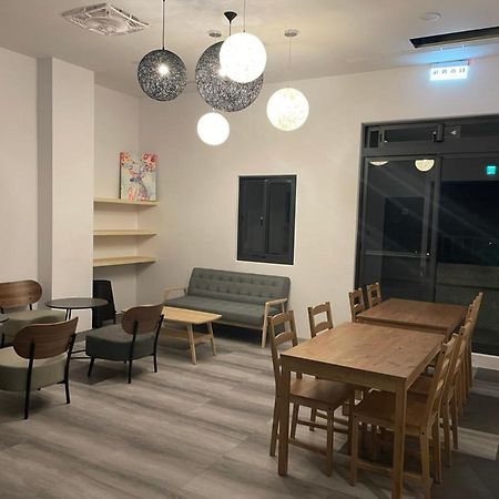 One Night Hostel Yilan Exteriör bild