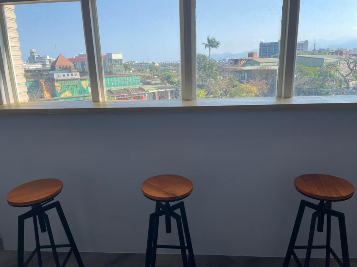 One Night Hostel Yilan Exteriör bild