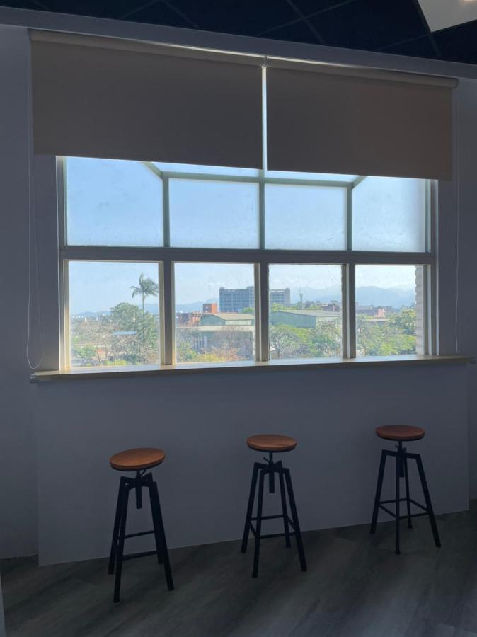 One Night Hostel Yilan Exteriör bild