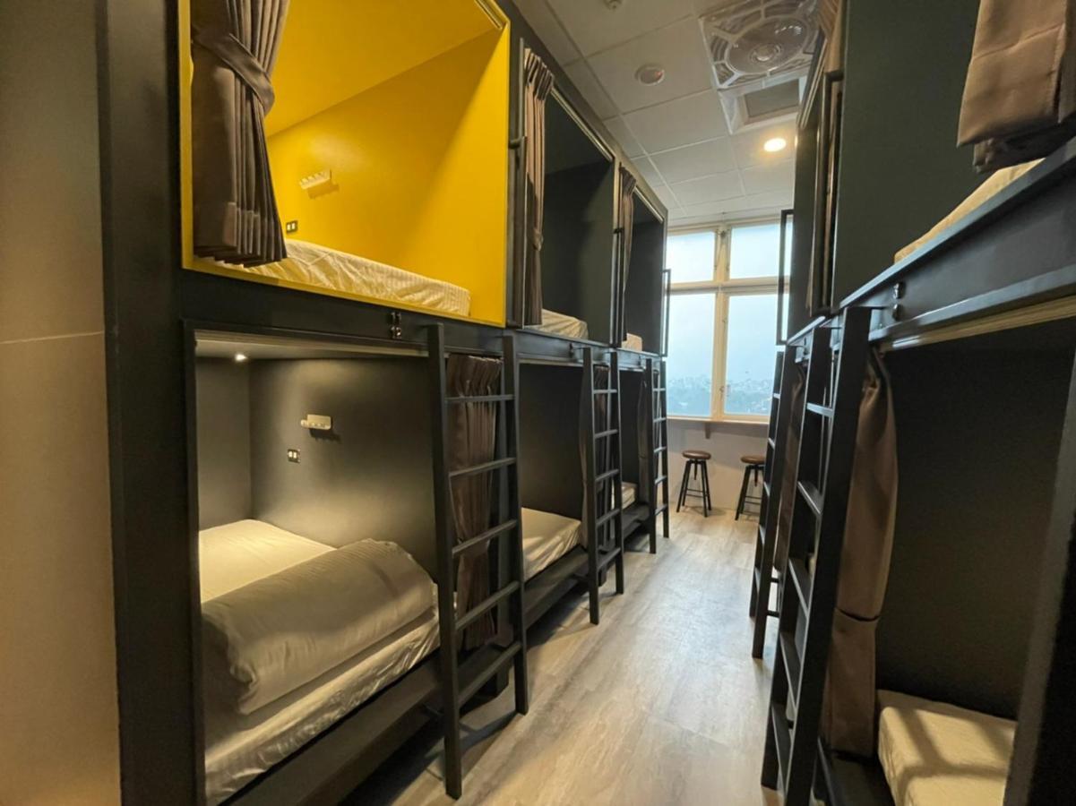 One Night Hostel Yilan Exteriör bild