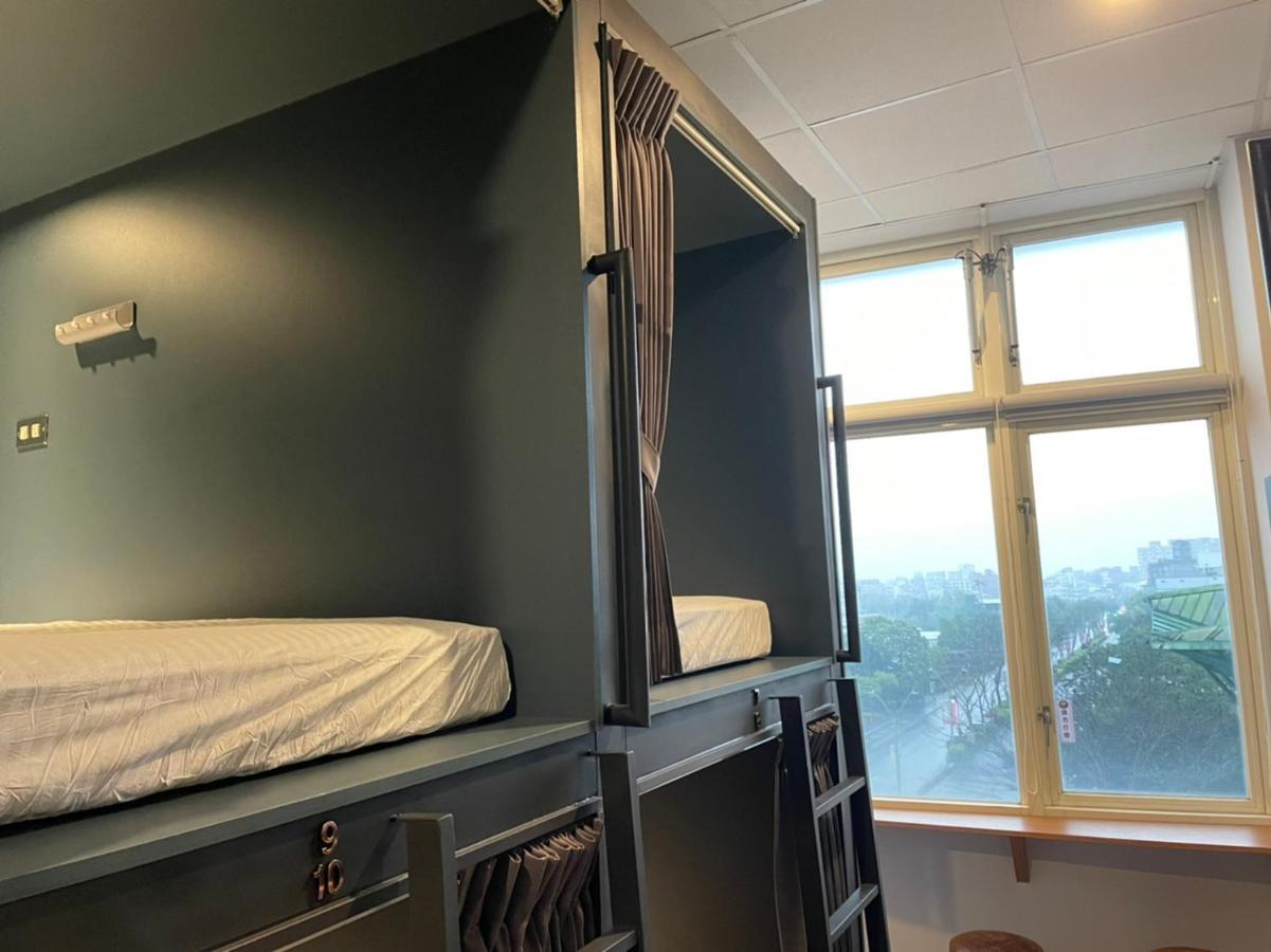 One Night Hostel Yilan Exteriör bild